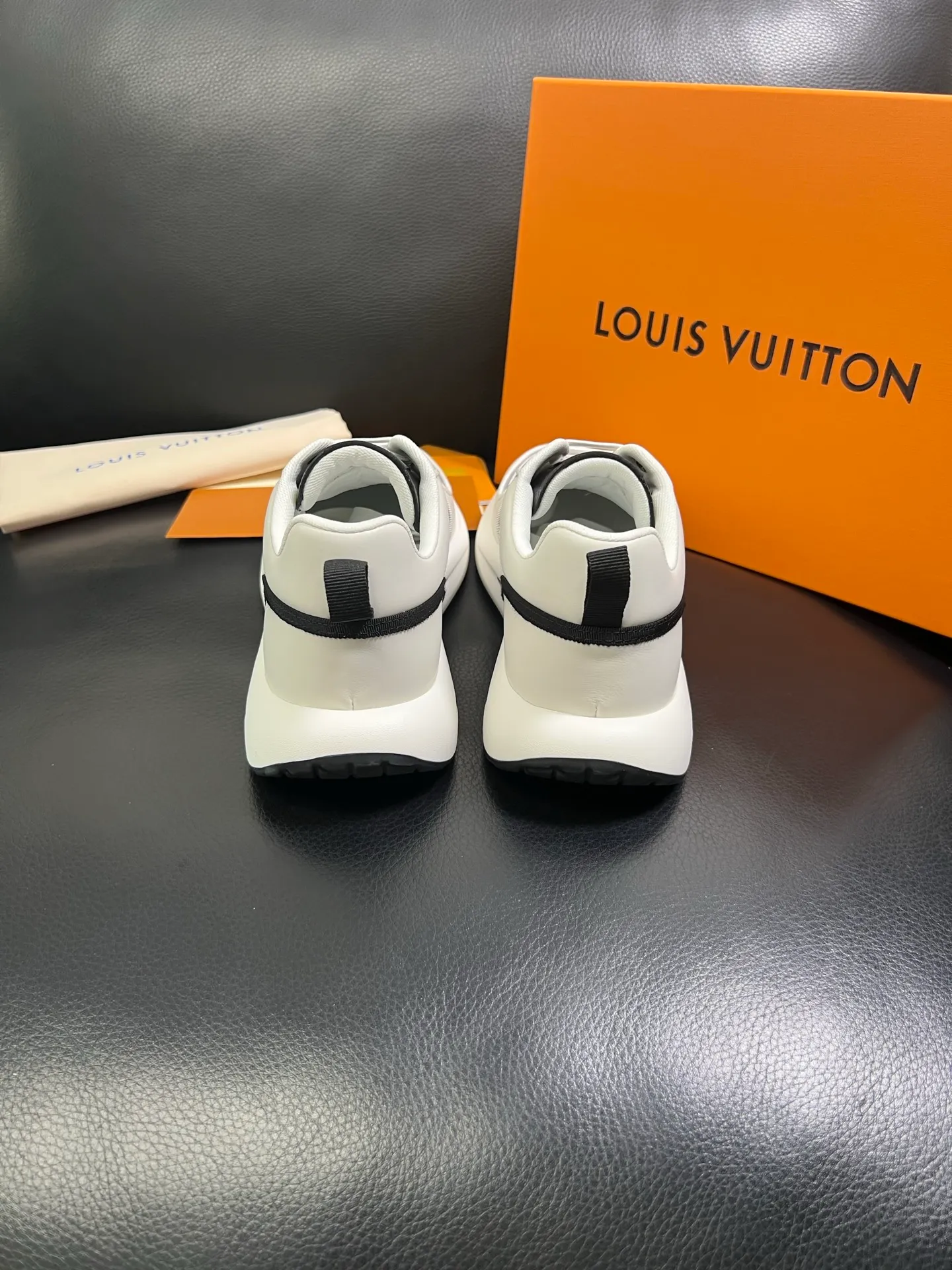 Men's shoes💰800 Lv 🔍Top purchasing agent🇮🇹 Louis Vuitton, the sports sneaker counter is synchronized, the uppers are imported from Italy, high-quality splicing colorful and complex crafts, the imported mesh padding is soft and comfortable, soles: original soles specially provided by the original factory, T men's men's shoes 💰U exclusive movable molded soles are super comfortable, original factory and single goods, 🔍🔍high quality, you can enter and exit the counter at will, welcome to compare, code number 38-44 (customized 45) 85871